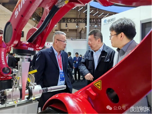 創(chuàng)新賦能   聚勢(shì)領(lǐng)航——漢江機(jī)床多款新品亮相CCMT2026