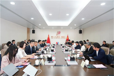 樂清模協(xié)赴人民電器參加浙工貿(mào)產(chǎn)業(yè)調(diào)研交流會(huì)