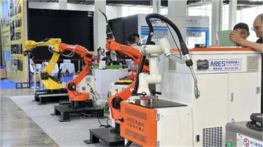 数智赋能?铸强模具 | 嘉兴市模具行业协会组织会员企业参展2026嘉兴国际智能装备博览会
